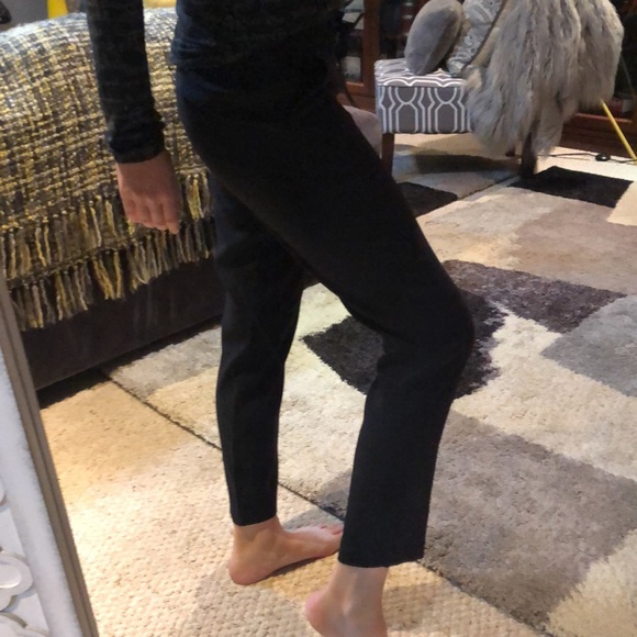 🍋lululemon On the Fly black pant❤️Thin and comfy! - Picture 11 of 16